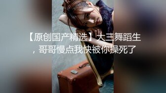 大神冒死爬墙偷窥邻居放假回家的女儿洗澡