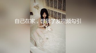 国内厕拍大神潜入县城卫生院隔板女厕手机偷拍医护和看病的患者尿尿差点把自己也拍进去了