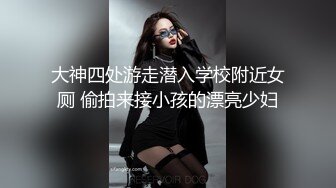 00后同学肉肉身材妹子3P啪啪，连根一起口交深喉插嘴，一前一后抽插猛操特写